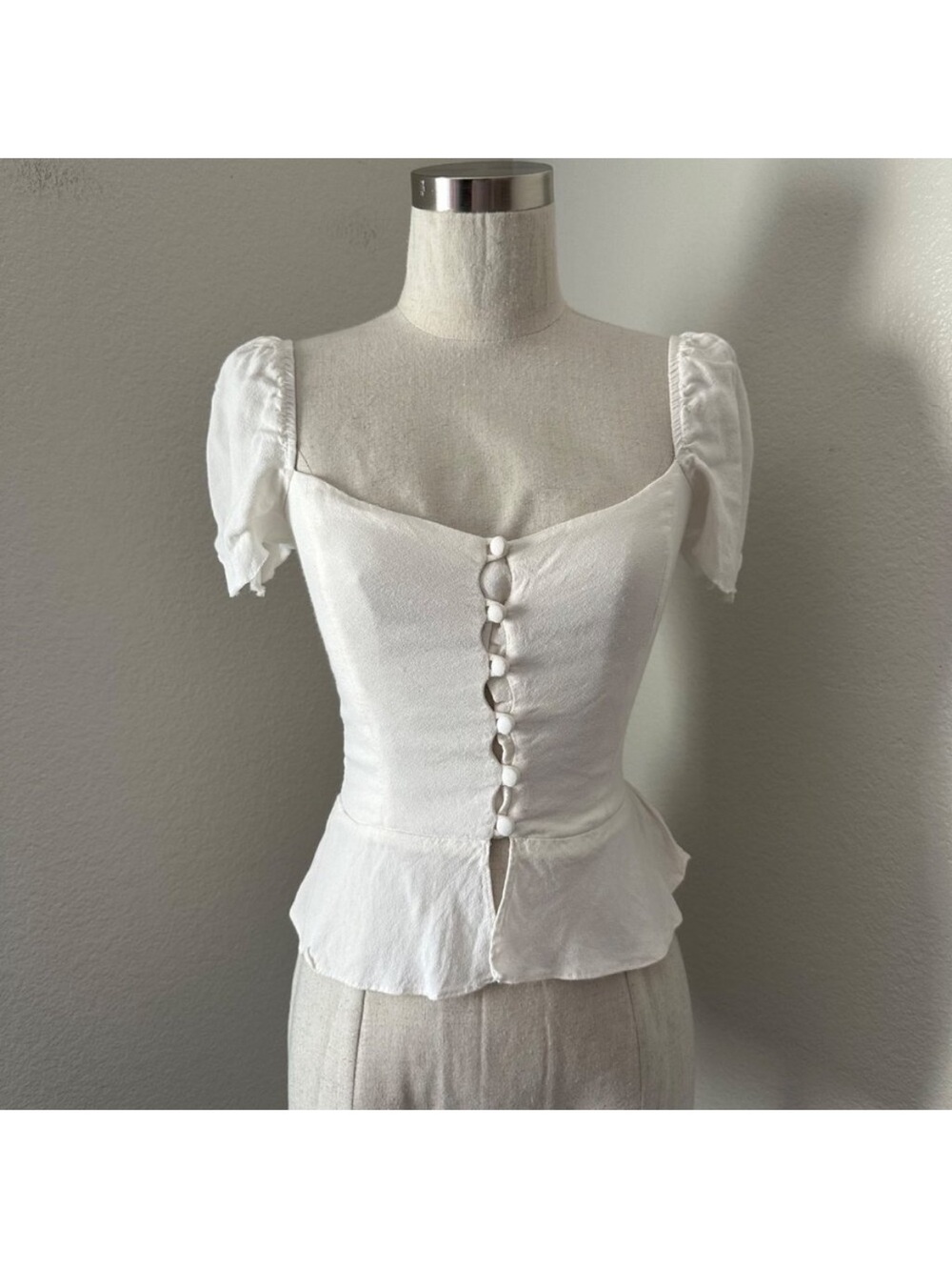Reformation Holland White Ruffle Hem Button Up Blouse
Smocked Sz 4